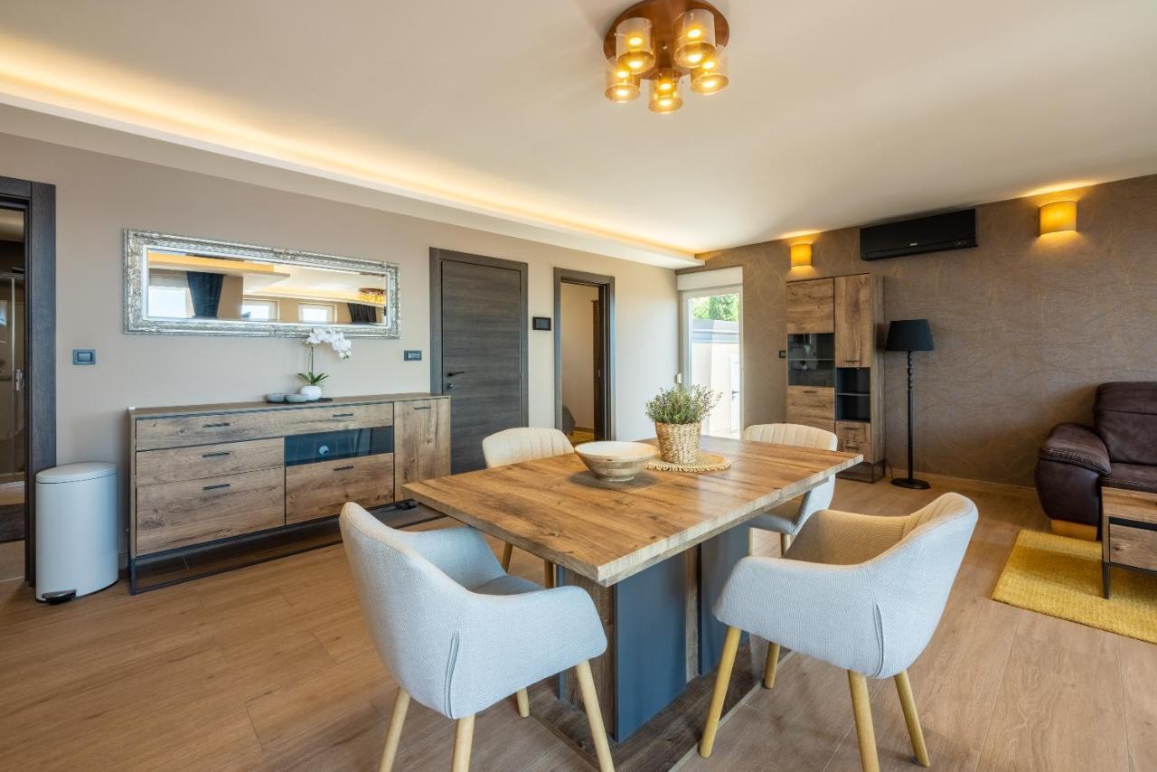 Dolly Lux Crikvenica Exterior foto